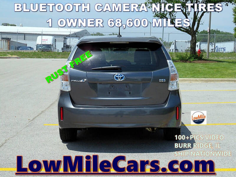 2014 Toyota Prius v Two