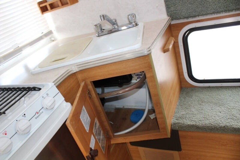 2004 Lance Lancelite 845