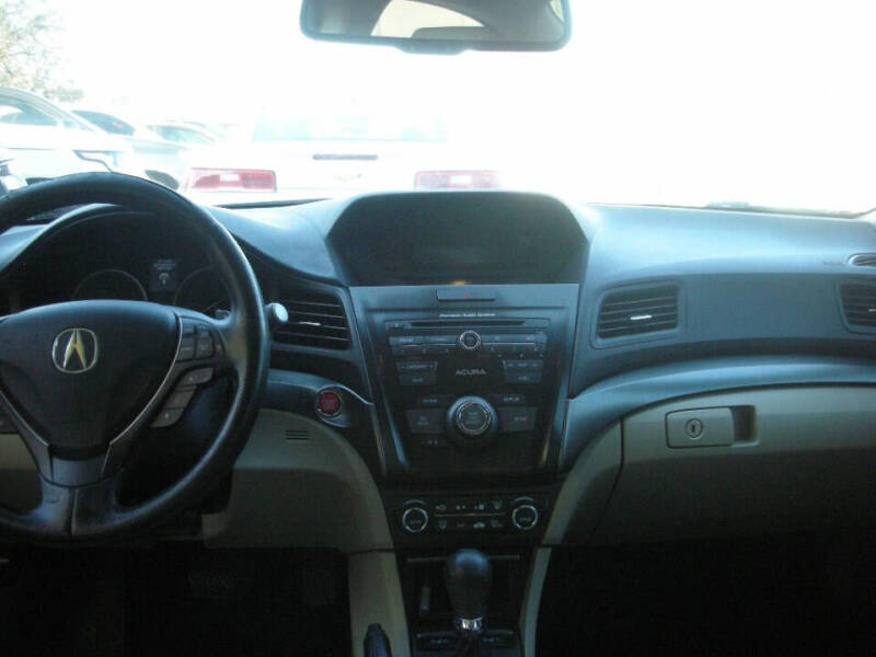 2013 Acura ILX 2.0L w/Premium