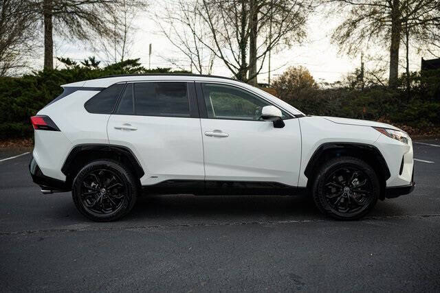 2022 Toyota RAV4 Hybrid SE