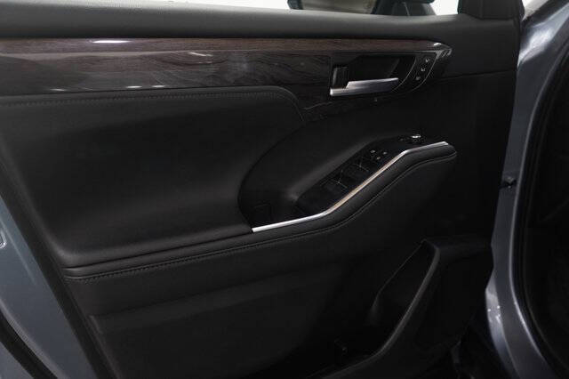 2024 Toyota Highlander Platinum