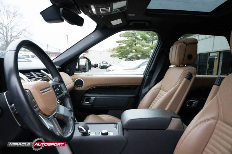 2022 Land Rover Discovery P300 S