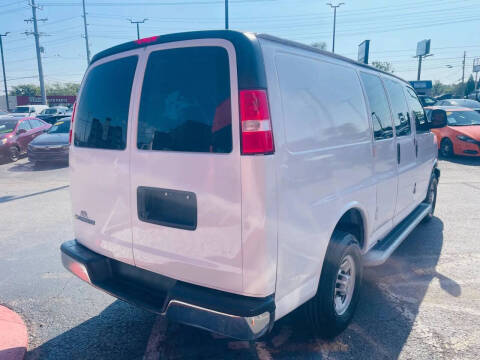 2022 Chevrolet Express 2500