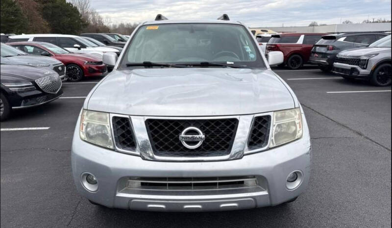 2011 Nissan Pathfinder LE