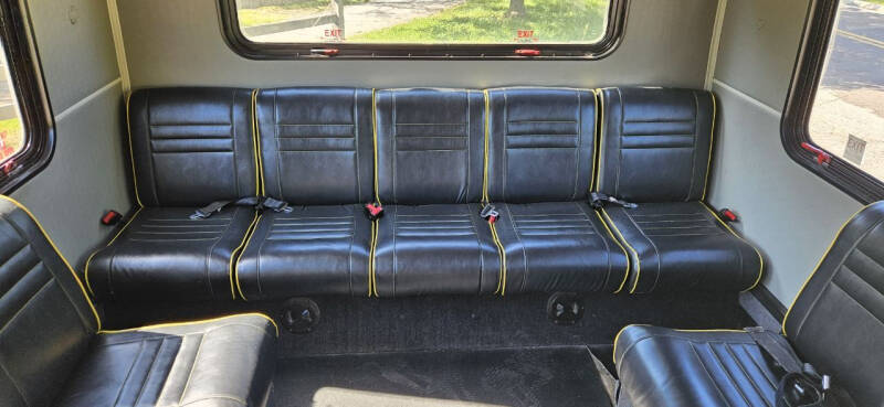 2014 Chevrolet 4500 Shuttle Bus