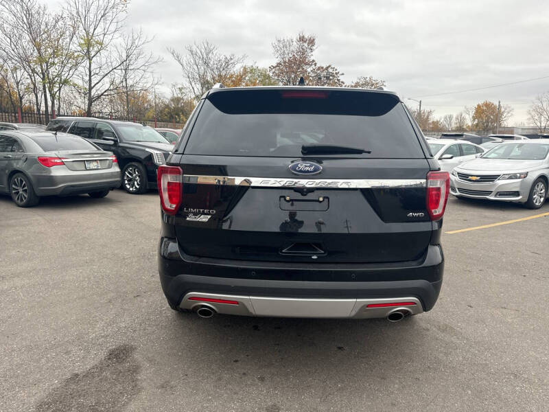 2017 Ford Explorer Limited photo 7