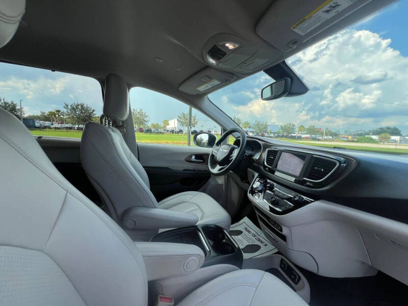 2021 Chrysler Voyager LXi