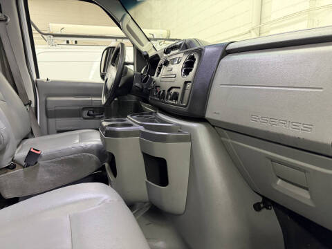 2013 Ford E-Series E-350 SD