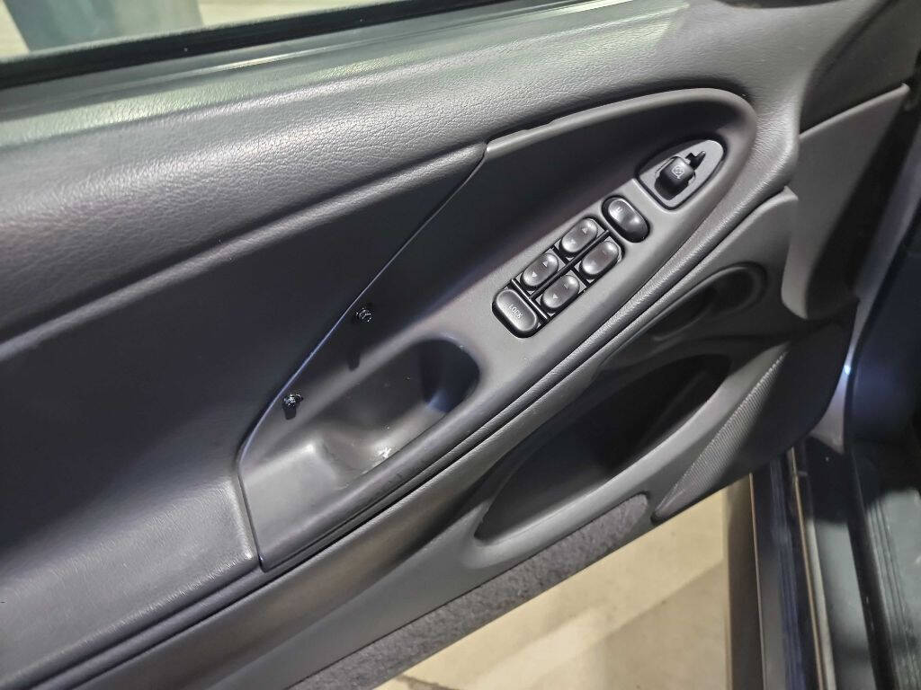 2001 Ford Mustang SVT Cobra 35