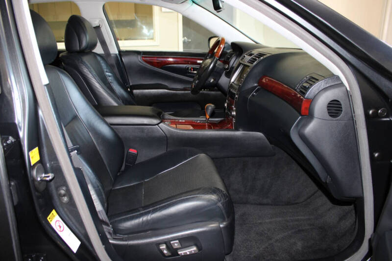 2007 Lexus LS 460