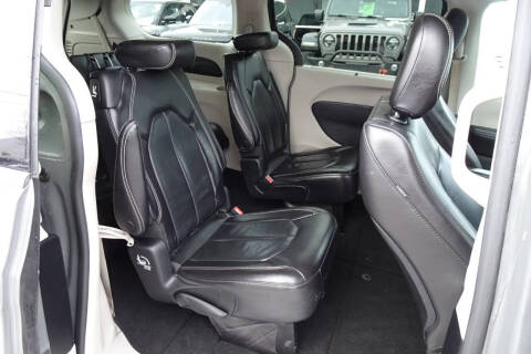 2022 Chrysler Pacifica Touring L