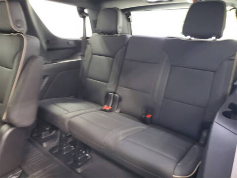 2025 GMC Yukon Elevation