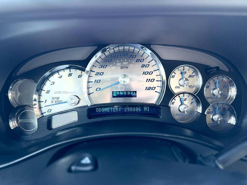 2004 Chevrolet Tahoe LS