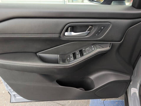 2024 Nissan Rogue SL