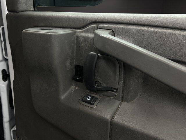 2022 Chevrolet Express 3500
