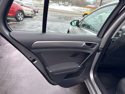 2017 Volkswagen Golf TSI S