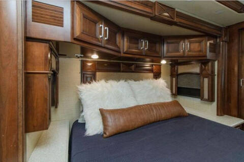 2016 American Coach Revolution 39A
