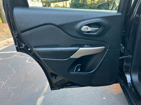 2017 Jeep Cherokee Sport