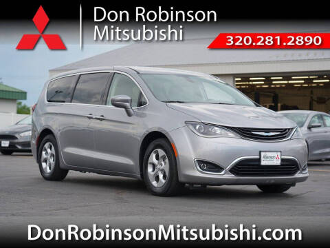 2017 Chrysler Pacifica Hybrid Touring Plus