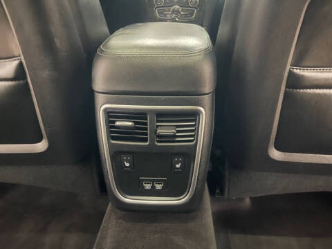 2017 Chrysler 300 C