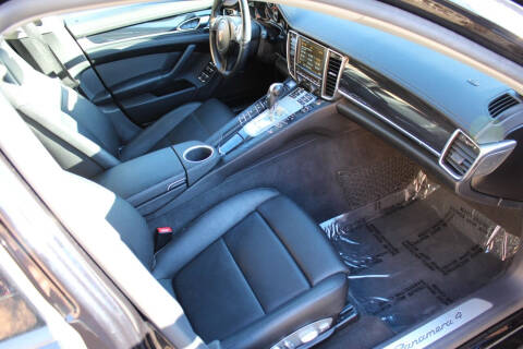 2015 Porsche Panamera 4