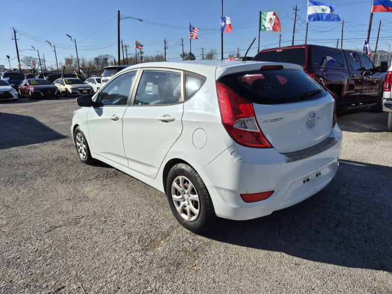 2013 Hyundai Accent GS