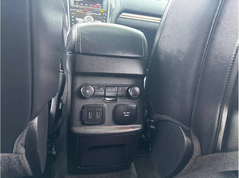 2017 Ford Explorer Platinum