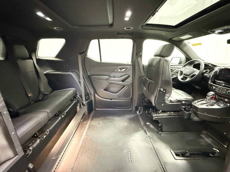 2022 Chevrolet Traverse LT Leather