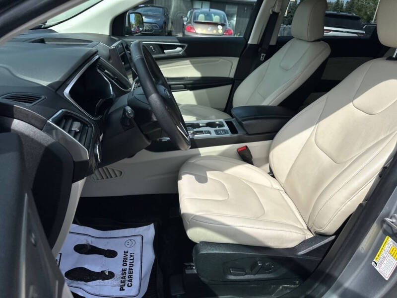 2021 Ford Edge Titanium