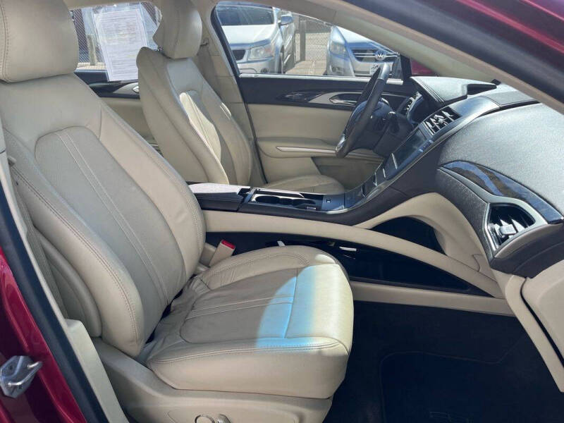 2014 Lincoln MKZ