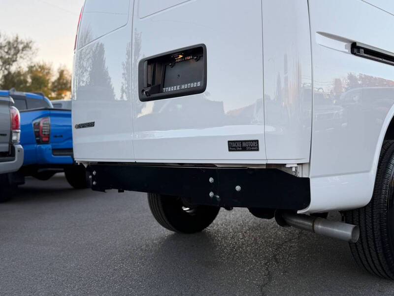 2022 Chevrolet Express 2500