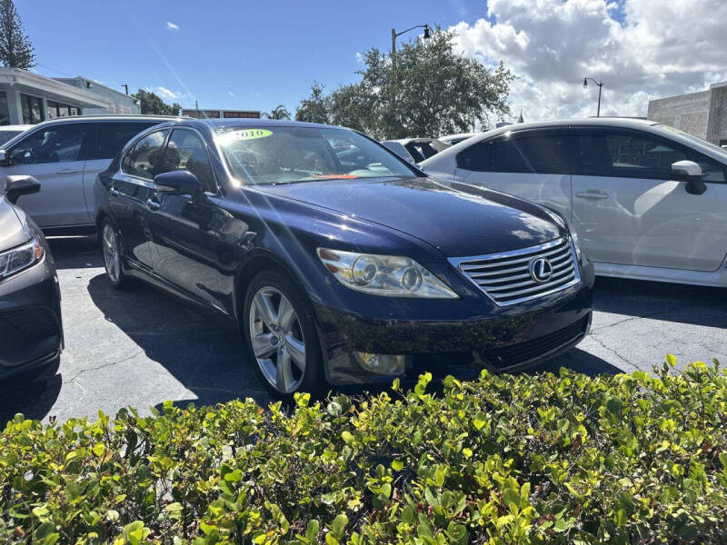 2010 Lexus LS Base's photo