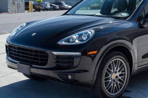 2017 Porsche Cayenne Platinum Edition
