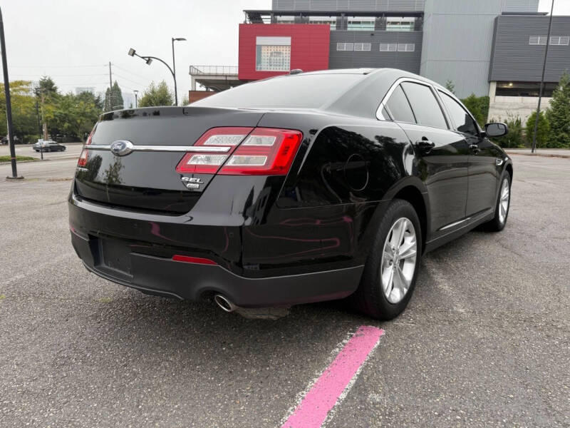 2018 Ford Taurus SEL