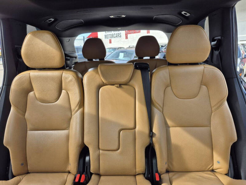 2018 Volvo XC90 T5 Momentum 7-Passenger