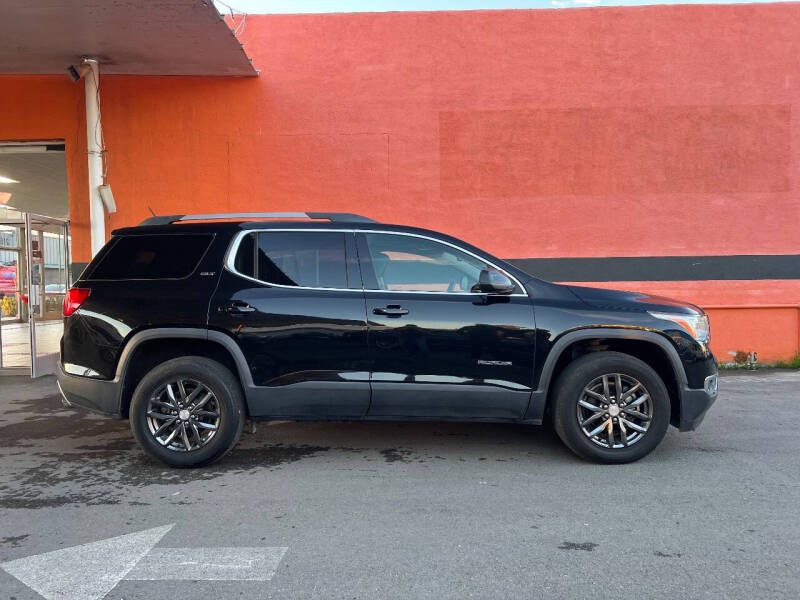2017 GMC Acadia SLT-1