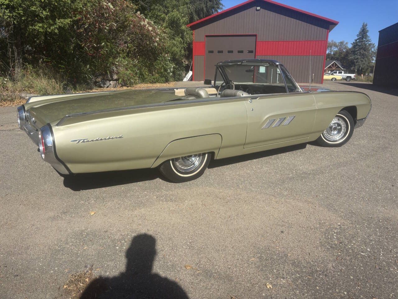 1963 Ford Thunderbird 12