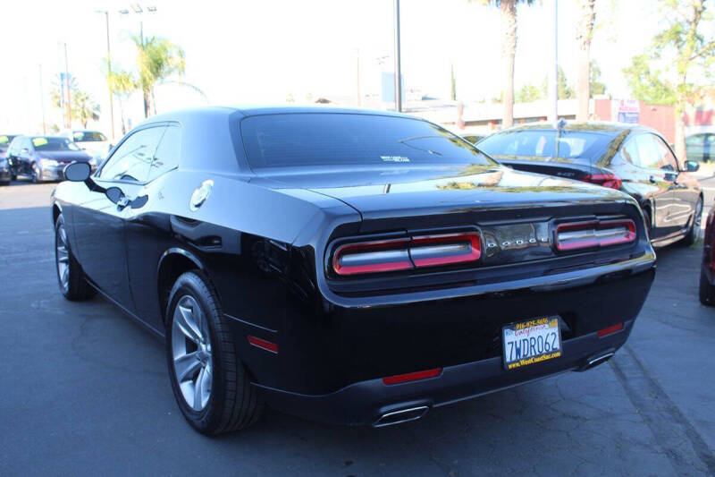 2016 Dodge Challenger SXT