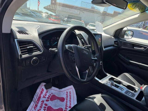 2022 Ford Edge Titanium