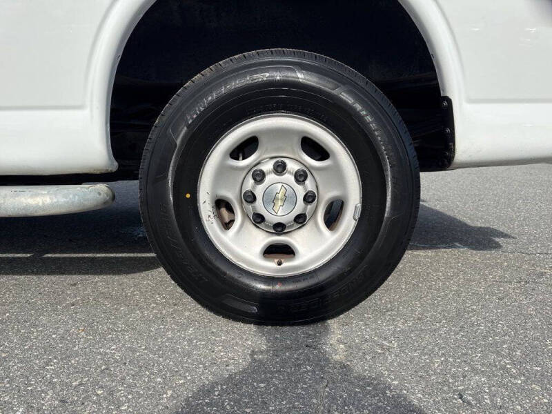 2023 Chevrolet Express 2500