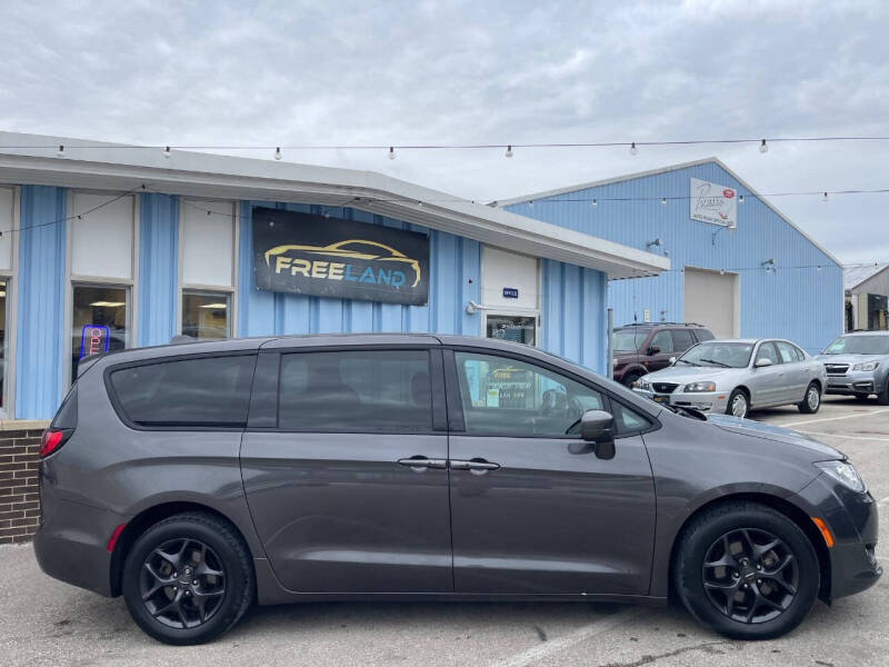 2020 Chrysler Pacifica Touring