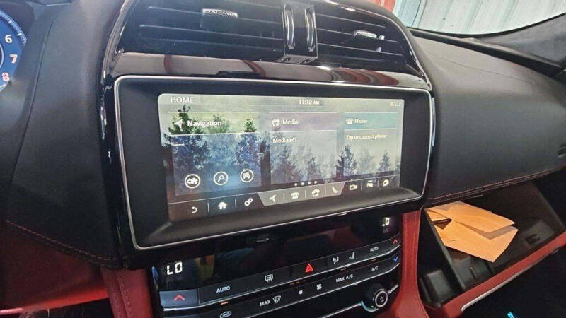 2020 Jaguar F-PACE SVR