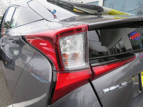 2022 Toyota Prius LE