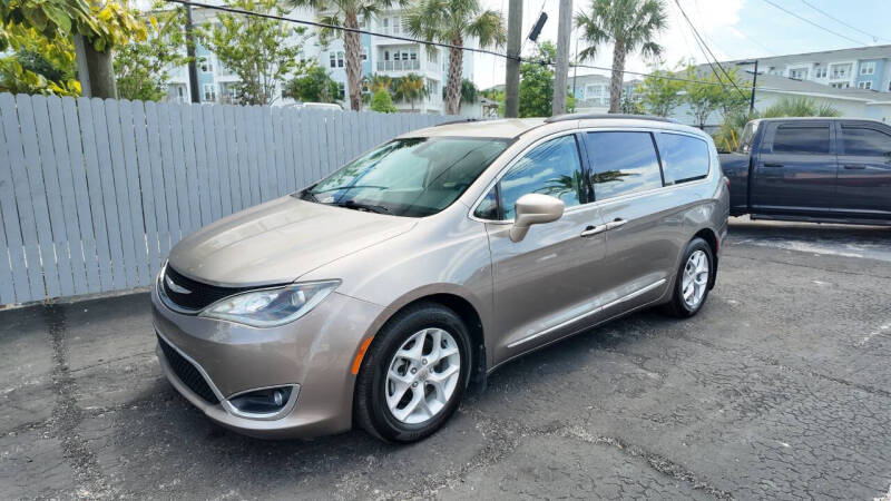 2017 Chrysler Pacifica Touring-L