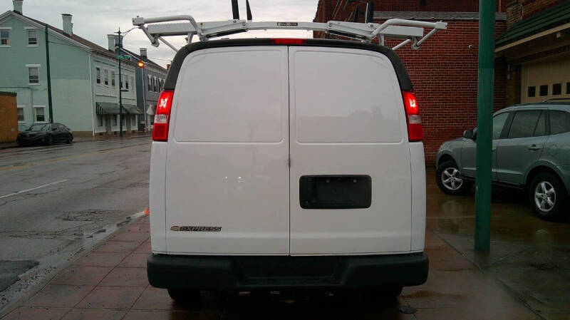 2022 Chevrolet Express 2500