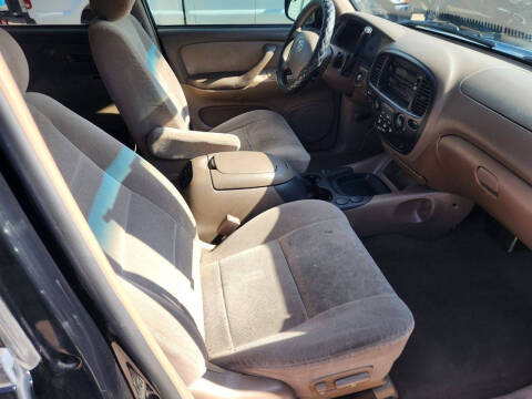 2004 Toyota Sequoia SR5