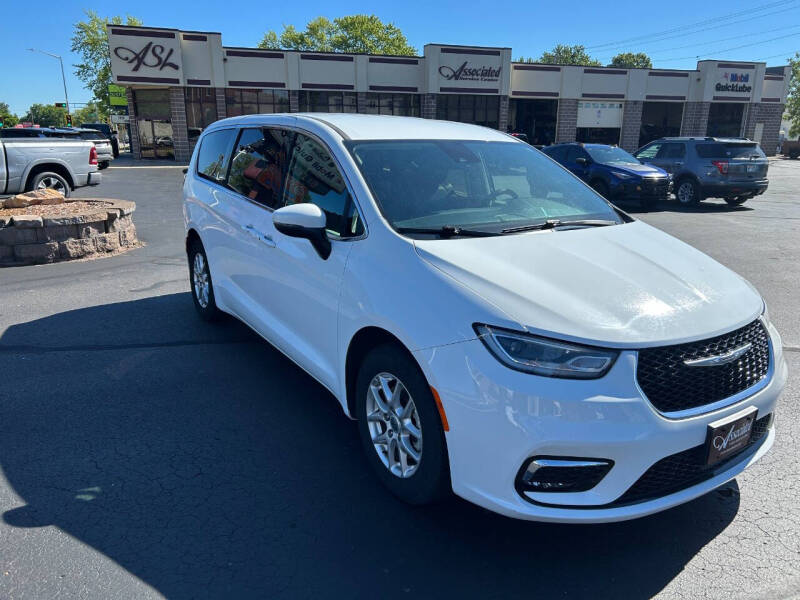 2023 Chrysler Pacifica Touring L