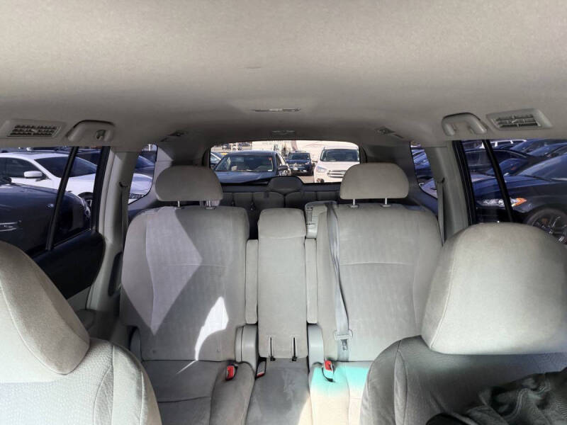 2011 Toyota Highlander SE