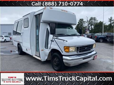 2003 Ford E-Series Chassis for sale at TTC AUTO OUTLET/TIM'S TRUCK CAPITAL & AUTO SALES INC ANNEX in Epsom NH