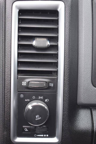 2017 RAM 1500 SLT